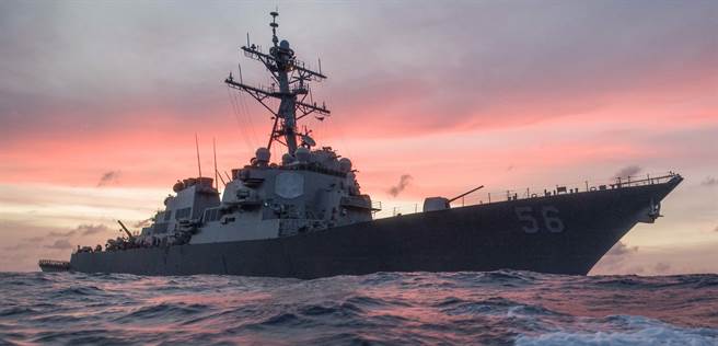 美国海军「约翰马侃」号（USS John S. McCain，DDG-56）驱逐舰在南海巡逻的资料照。（美国海军）