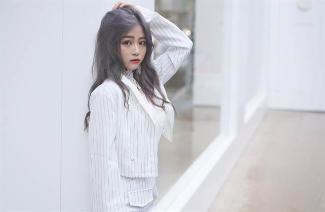 徐薇涵从当年的麦当劳女神，变身咖啡CEO。(翻摄自徐薇涵 海豚脸书)