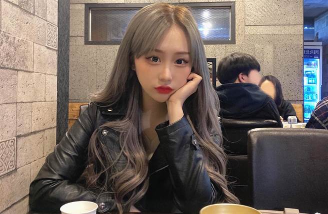 20岁少女赵秀珍为了一圆网红梦，不惜从头整到尾。(翻摄自赵秀珍脸书)