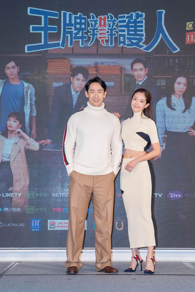 《王牌辩护人》主演黄薇渟、路斯明。（东森提供）
