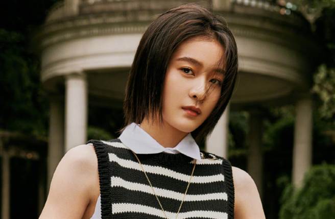 23岁大陆女星张雪迎以清新五官及脱俗气质走红，童星出道的她曾被中国电影频道评为大陆新生代4大演技派花旦之一。（图／摘自微博@张雪迎）