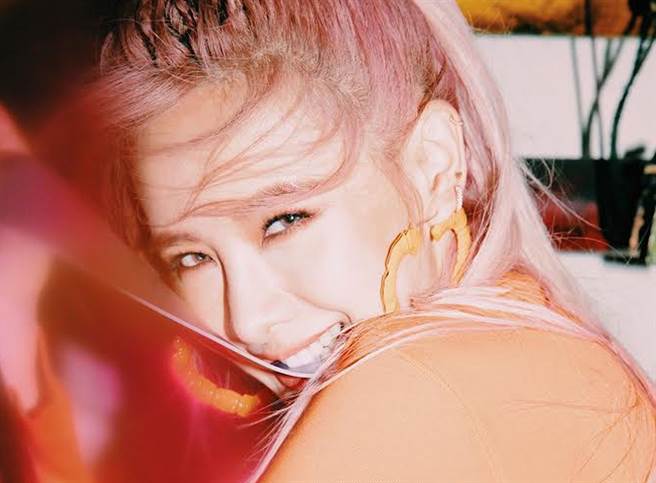 台中丽宝跨年安心亚没有最辣只有更辣 现场粉丝可获惊喜「眼福」(图/中天电视台提供)