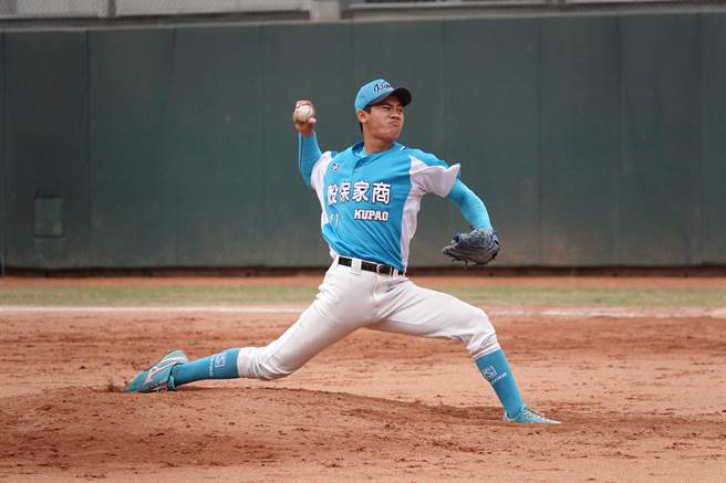 谷保家商林华伟先发5.2局失2分（1责失）拿下胜投。（毛琬婷摄）