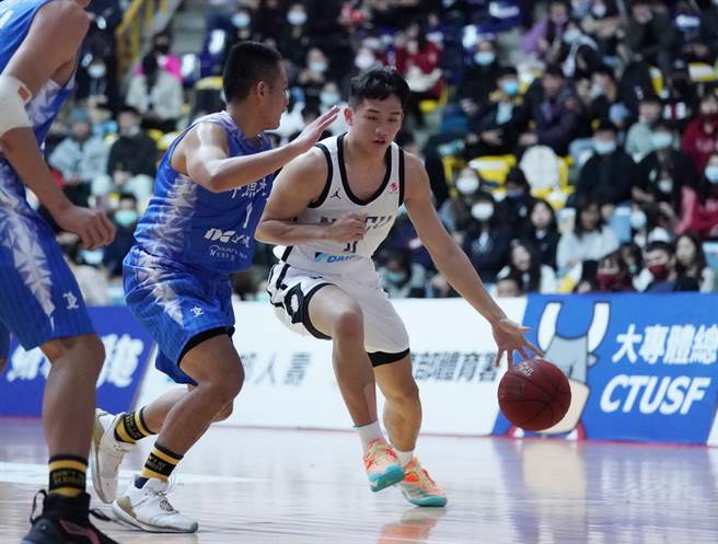 政大后卫林彦廷27日攻下全队最高17分。(大专体总提供)