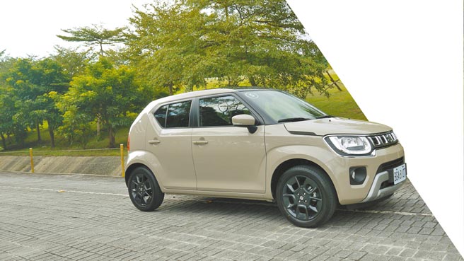 THE NEW IGNIS带着有点方正却又跑格的线条，造型头灯和四孔镀铬水箱罩营造出独有face！图／于模珉