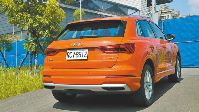 动态指示方向灯和后保杆紧密融合，二代Audi Q3车尾为此而拥有绝佳辨识度。图／于模珉