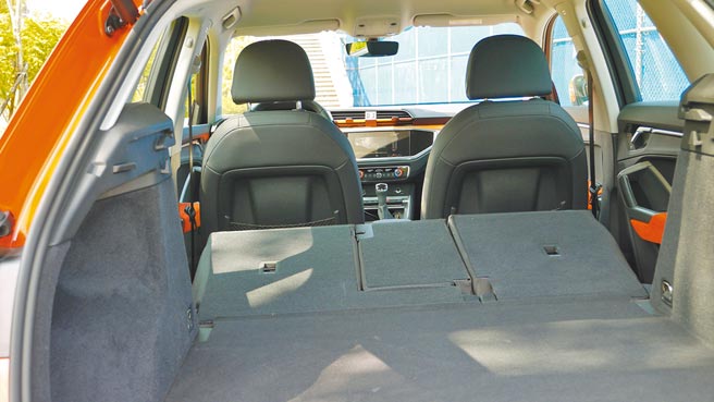 后座可前后滑移达150 mm且具7段椅背调整功能；行李箱容积最大可扩充至1,525公升！图／于模珉