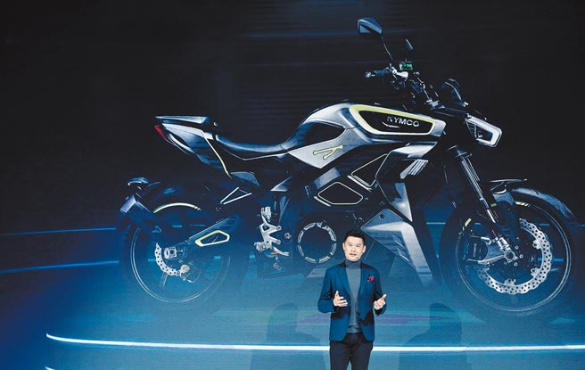 光阳集团董事长柯胜峯亲自参与KYMCO国际新车发表会，并预告电动重机超跑RevoNEX将成为品牌旗下第一款在义大利制造的全球车款。（陈俊吉摄）