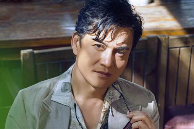 现年63岁的吕良伟，自身状态维持的相当好 (图/ 吕良伟微博)