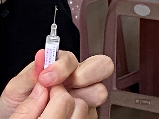 台中市卫生局指称，施打疫苗需经由医师专业评估后，并且由医事人事施打。（示意图／冯惠宜摄）