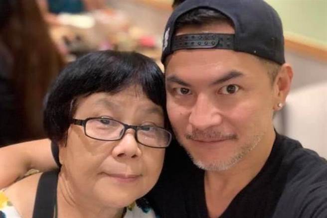 马国贤与妈妈的感情相当好 (图/ 马国贤脸书)