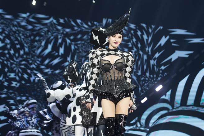 蔡依林今晚继续嗨唱高雄巨蛋。（凌时差提供）
