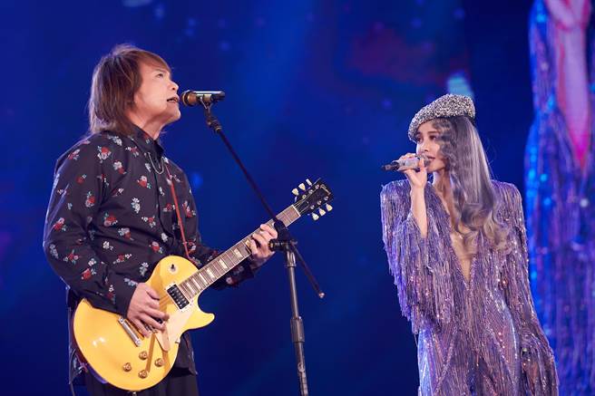 伍佰（左）今担任蔡依林演唱会嘉宾。（凌时差提供）