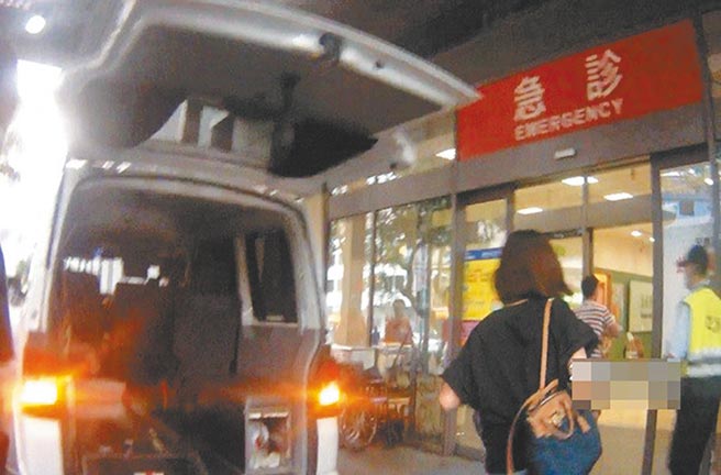 北医附医计画急诊及专科医师、远距医疗中心、消防队3方的通话，为送院抢救的病患提供即时医疗。（台中市太平分局提供）