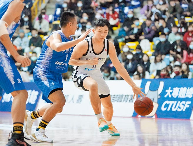 政大后卫林彦廷昨攻下全队最高17分，带领球队84比69轻取中原。（大专体总提供）