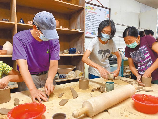 新竹市金山面文化协会曾举办多次制陶活动，希望民眾认识金山面窑业过往的风华。（吴庆杰提供／邱立雅竹市传真）