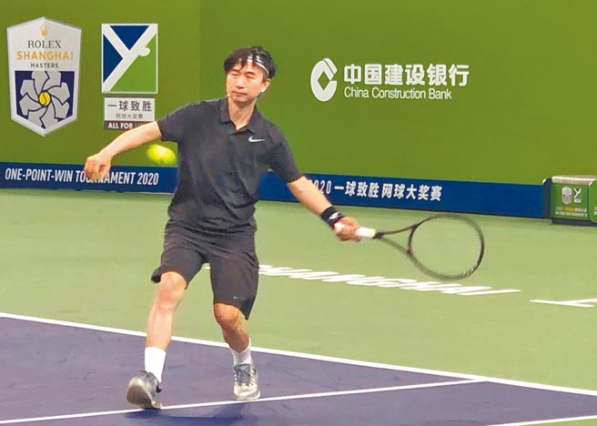 黄舒骏日前参加明星表演赛，展现球场英姿。（黄舒骏提供）