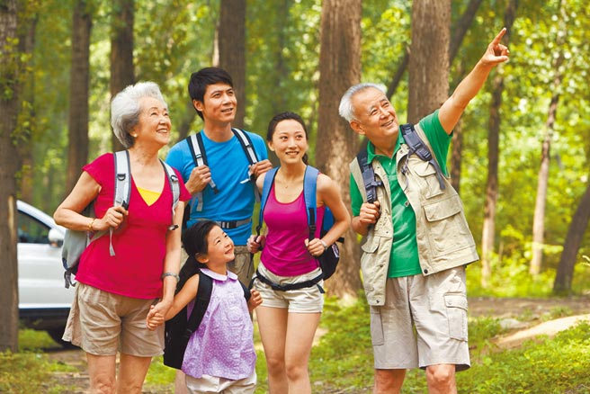 民眾若能在40岁以前着手规画长照险、退休金规画，未来生活将无后顾之忧。（全球人寿提供）