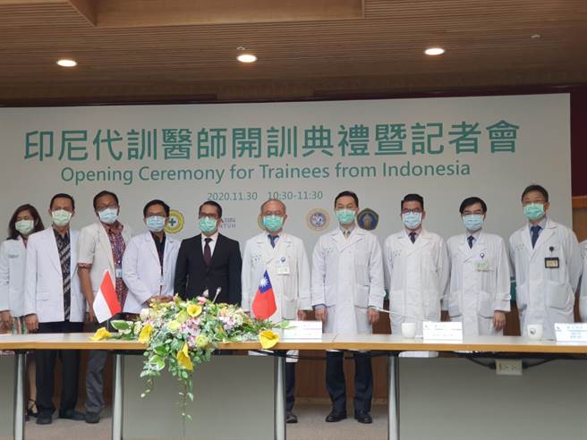 台大医院今年招收10印尼种子医事人员来台代训。（陈人齐摄）