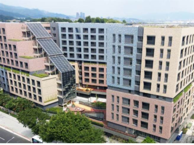 明伦社会宅被民眾直指租金太贵，对此，广告小妹点破其中关键。（图／翻摄自北市都发局）