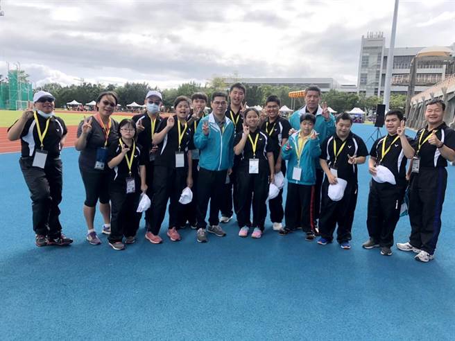 109年全國身心障礙國民運動會，完賽日傳來好消息，嘉義縣共獲得9金7銀6銅成績，一掃上屆僅獲2金7銀3銅陰霾，成績大躍進。（嘉義縣政府教育處提供∕呂妍庭嘉義傳真）