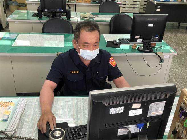 警政署日前颁发全国警察协助推行急难纾困绩优员警奖，全国有8人获奖，员警林志营素有「警察菩萨」封号，是中市唯一获奖员警。（警方提供／陈淑芬台中传真）