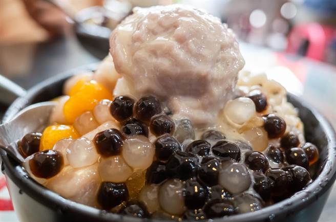 一名彰化已婚男性侵高雄女网友，因有先带对方去吃冰、游玩，法官认为他并非预谋犯案，而是一时衝动犯案。（示意图，达志影像/shutterstock）