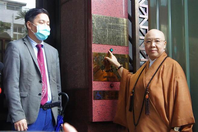 恒述法师好心代借钱却被抗，控告江姓女弟子诈欺。（张孝义摄）