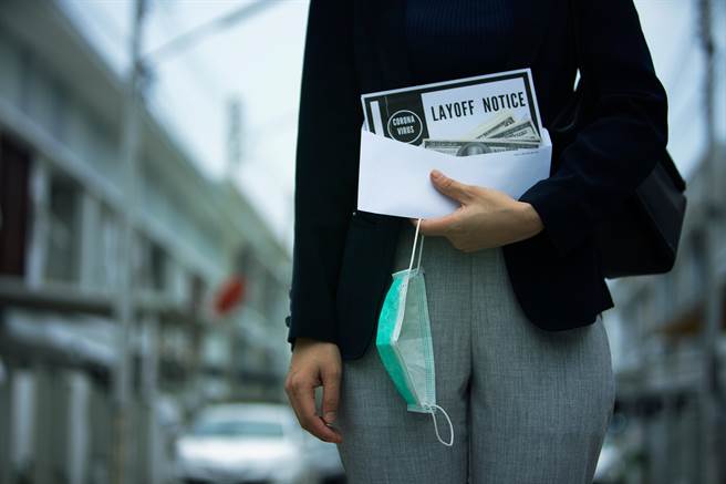 疫情造成美国大量失业人口。(示意图／达志影像shutterstock)