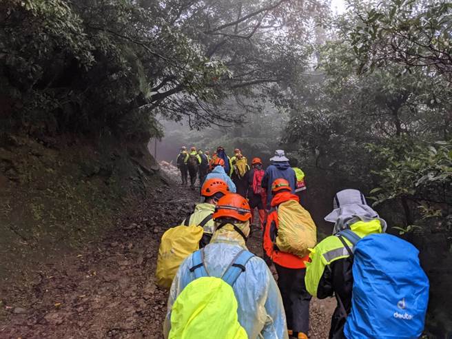 新北市消防局获报于今（1日）下午2时许派遣1中队3分队前往搜救。（消防局提供）