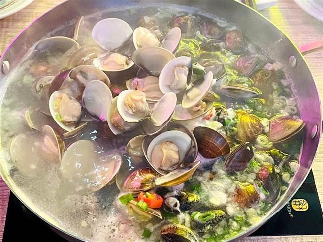 台北最潮粵式卜卜蜆打邊爐 蛤 插期台中公益商圈 旅遊 工商