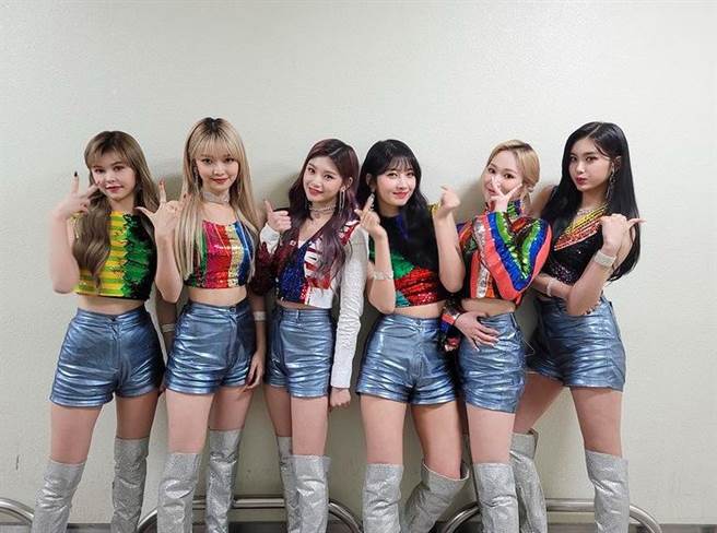 女團EVERGLOW有兩名成員確診。（圖／翻攝自IG）