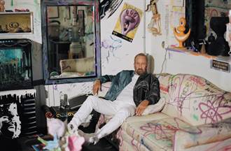 DIOR火熱聯手美國塗鴉大神 Kenny Scharf 推2021早秋男裝