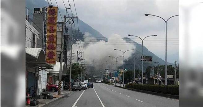 亞泥的新城山礦場外飛沙走石，讓居民對塵害感到相當不安。（圖／報系資料照）