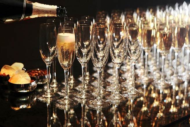 台北寒舍艾美酒店推出尾牙春酒专案，平日加码赠下午茶券。图／寒舍艾美酒店