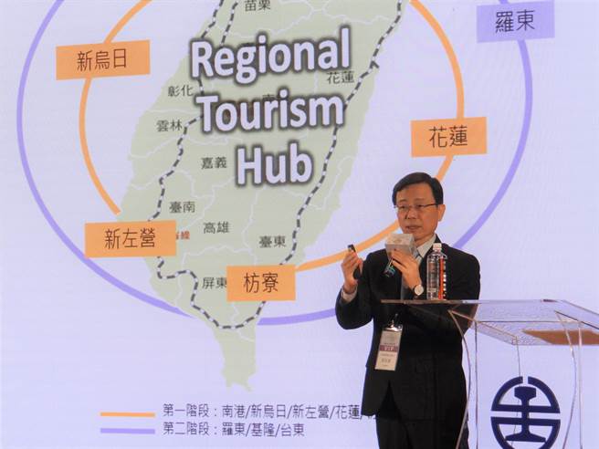 专题演讲由台铁局长张政源上台演说。（台铁局提供）