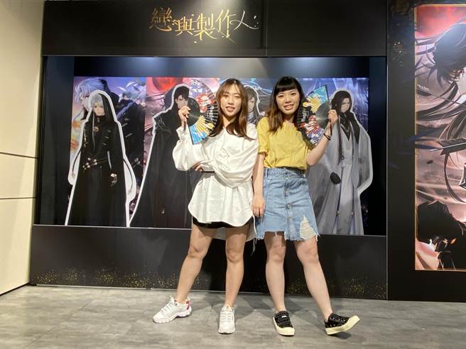 《恋与制作人》讨论度极高的「坠月之宴」拍照墙，全台首次呈现！（冯惠宜摄）