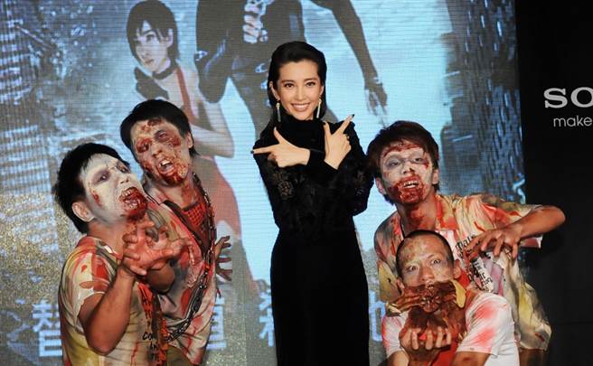 李冰冰在知名动作片《恶灵古堡》有精彩演出。(图/ 取自中时资料库，李开明摄)
