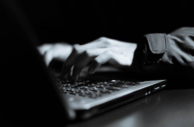 美国打击科技盗窃 逾千中国大陆研究员离美(示意图/shutterstock)