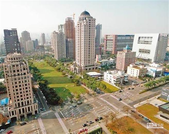 一名网友表示，不喜欢欠钱的不安全感，所以决定先拿钱去买美股ETF，等赚到800万时再来一次付清买房，却被老爸臭骂。(资料照)