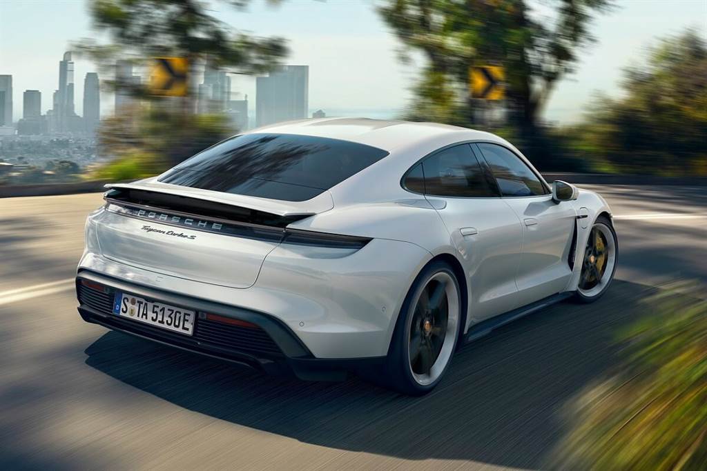 全球首款800 V量產純電跑車Porsche Taycan 473萬起，在台上市！