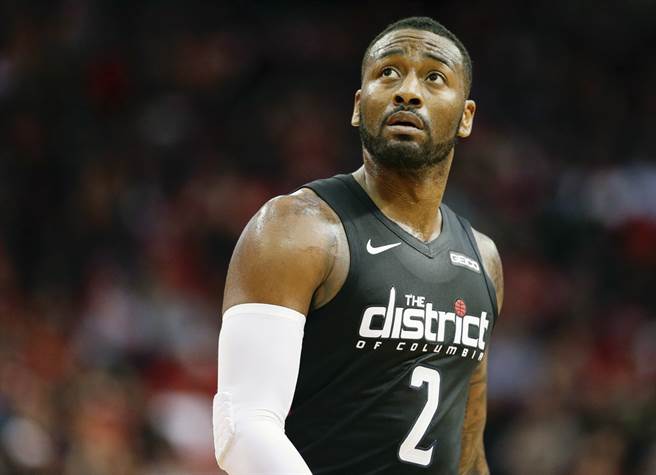 沃尔声称哈登在新球季愿跟他并肩作战，但哈登真是这样想的吗？(美联社)