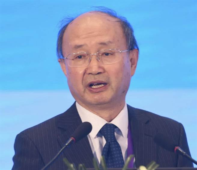 大陆中国工程院院士王军志在第8次世界中西医结合大会上宣布，未来一至两周将有大疫苗消息公布。（图／微博@长江日报）