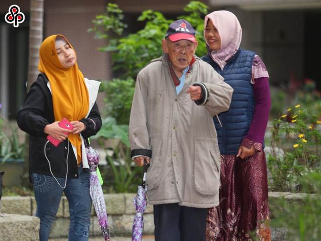 中央流行疫情指挥中心日前宣布，从今天起暂缓「印尼移工输入」。（报系资料照）