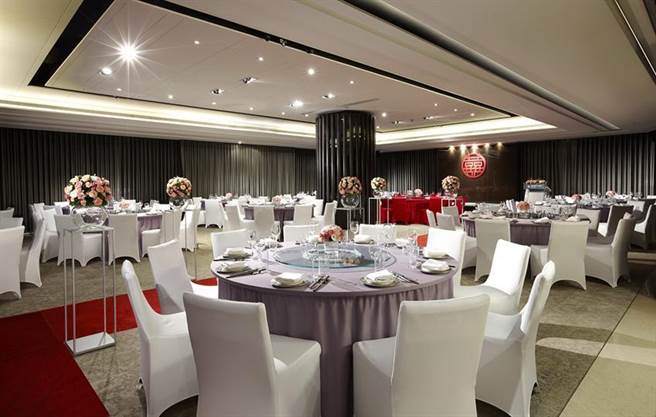 （抢攻除夕围炉商机，台北喜来登饭店在宴会厅推出「灿游丰年」除夕夜中式飨宴。图／台北喜来登大饭店提供）
