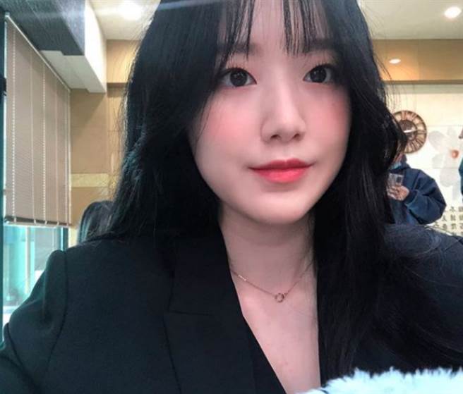 南韩偶像团体中，除了TWICE的周子瑜来自台湾，女团(G)I-DLE的门面舒华（叶舒华）也是台湾人。(图/ 摘自(G)I-DLE IG)