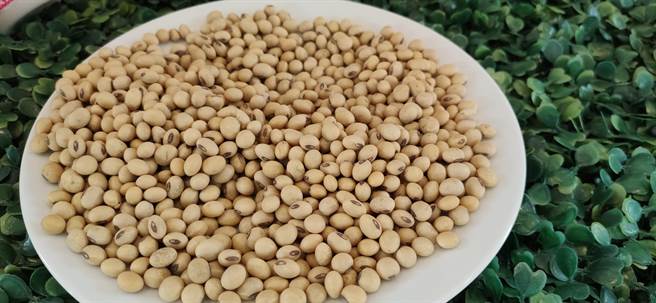 农委会2016年以来推动「大粮仓计画」，而杂粮是重点生产品项，鼓励农民转作，至今杂粮种植面积已达7万5000余公顷。（林良齐摄）