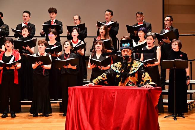 海归人声合唱团日前举办「世界恬静落来的时」演出。（海归人声合唱团提供）
