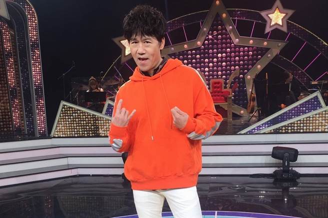 罗时丰开心公布自己IG追踪数破万 (图/ 罗时丰IG)