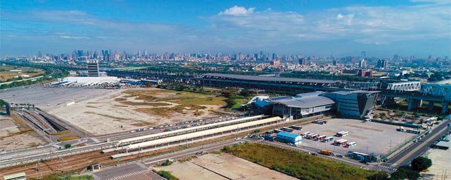 拥有高铁、台铁、捷运三铁共构优势的台中高铁特区产业用地，明年将公开招商。图／业者提供